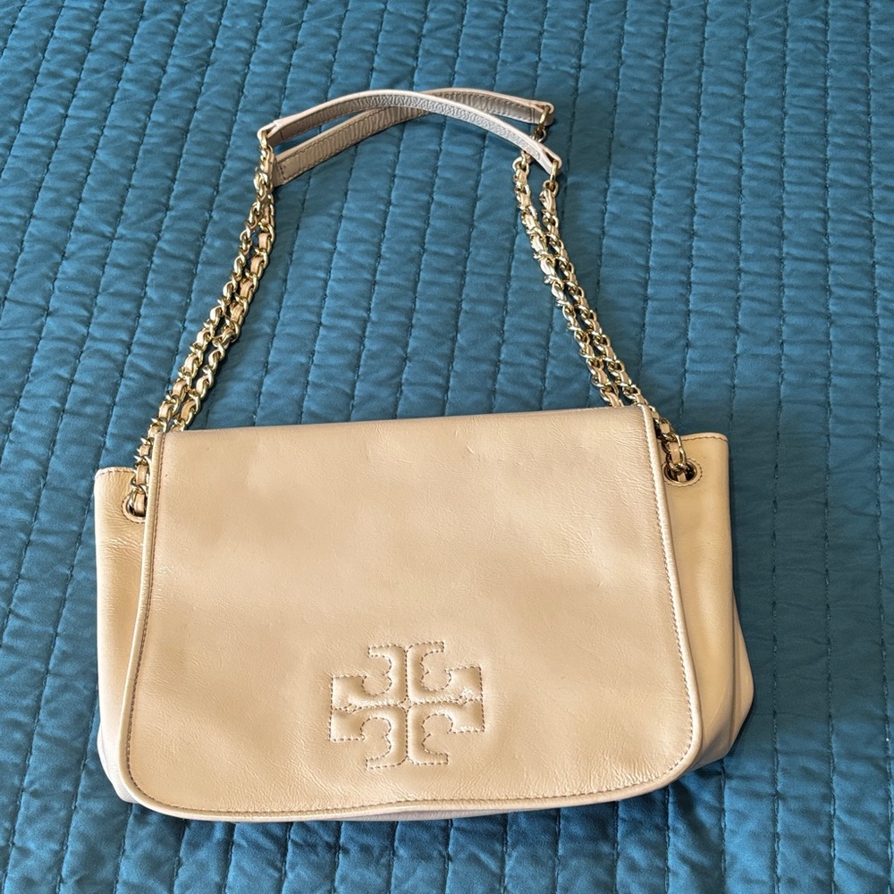 Tory Burch Amanda Logo Flap Shoulder Bag